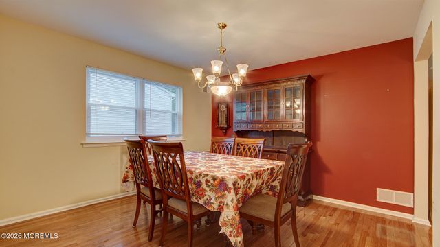 7 Lakeview Drive, Marlboro, NJ 07746