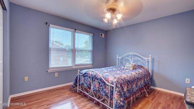 7 Lakeview Drive, Marlboro, NJ 07746
