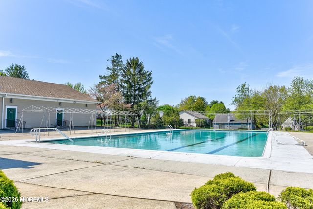 7 Lakeview Drive, Marlboro, NJ 07746
