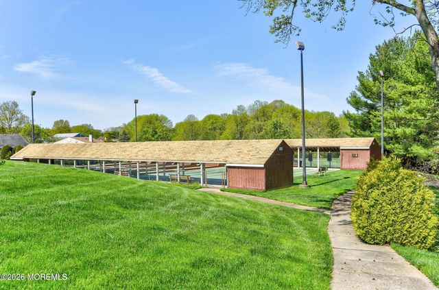 7 Lakeview Drive, Marlboro, NJ 07746