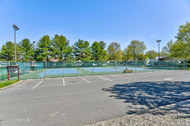 7 Lakeview Drive, Marlboro, NJ 07746