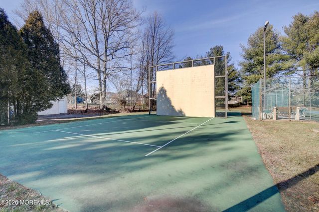 7 Lakeview Drive, Marlboro, NJ 07746