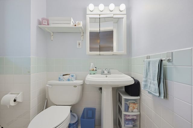 122 Westview Dr, Norwood, MA 02062