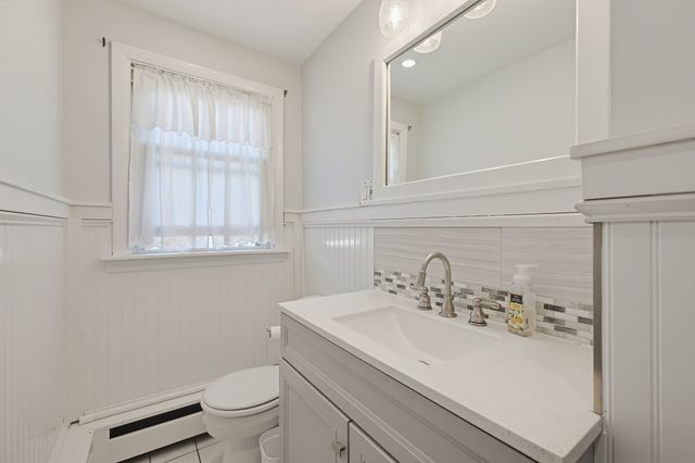 122 Westview Dr, Norwood, MA 02062