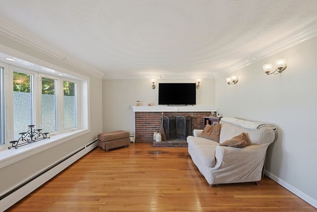 122 Westview Dr, Norwood, MA 02062