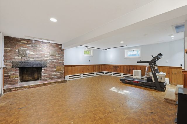 122 Westview Dr, Norwood, MA 02062