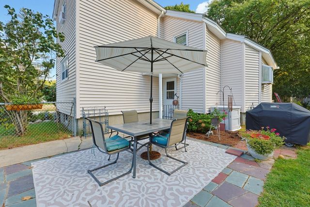 122 Westview Dr, Norwood, MA 02062