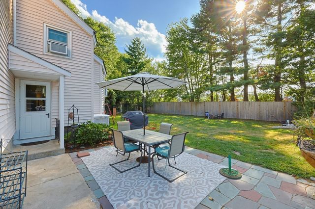 122 Westview Dr, Norwood, MA 02062