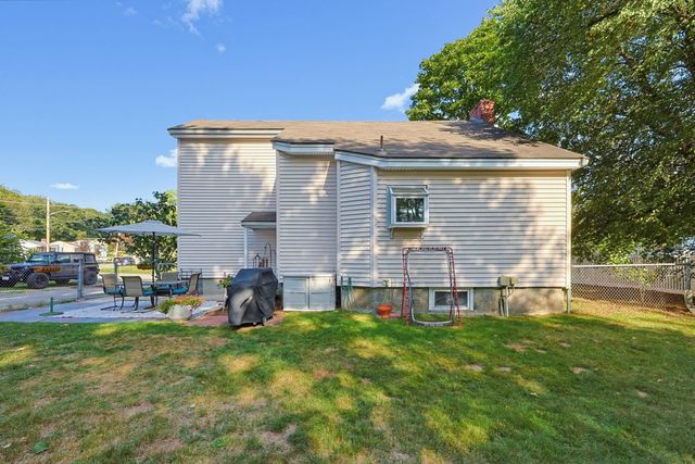 122 Westview Dr, Norwood, MA 02062