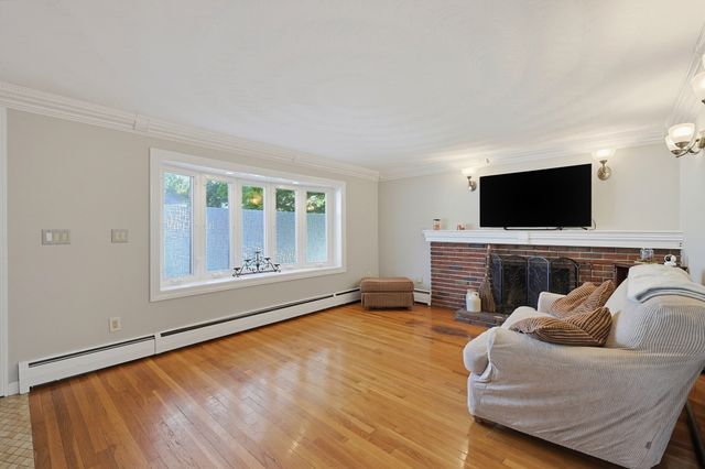 122 Westview Dr, Norwood, MA 02062
