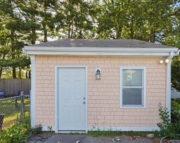 122 Westview Dr, Norwood, MA 02062