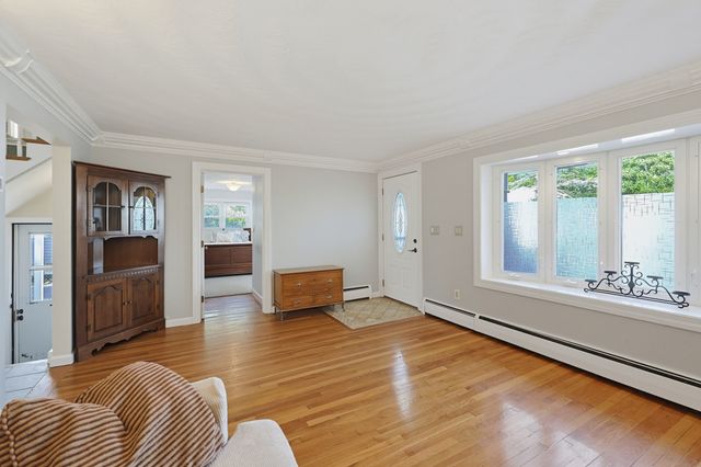 122 Westview Dr, Norwood, MA 02062