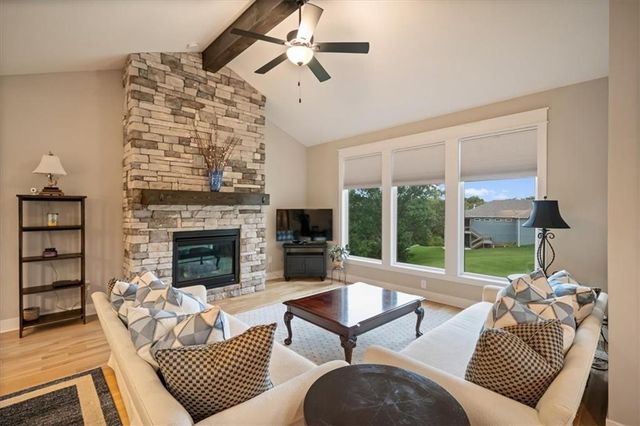 8616 Laramie Street, De Soto, KS 66018