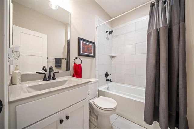 8616 Laramie Street, De Soto, KS 66018