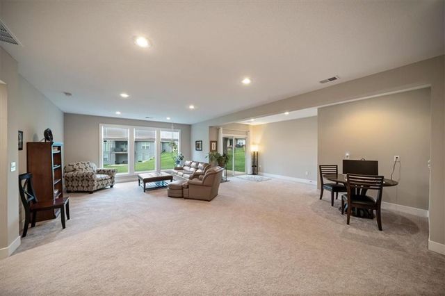 8616 Laramie Street, De Soto, KS 66018
