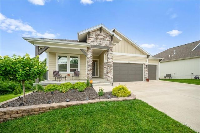 8616 Laramie Street, De Soto, KS 66018