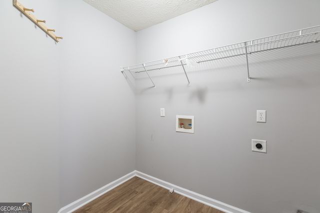 3290 Cooper Woods Drive, Loganville, GA 30052