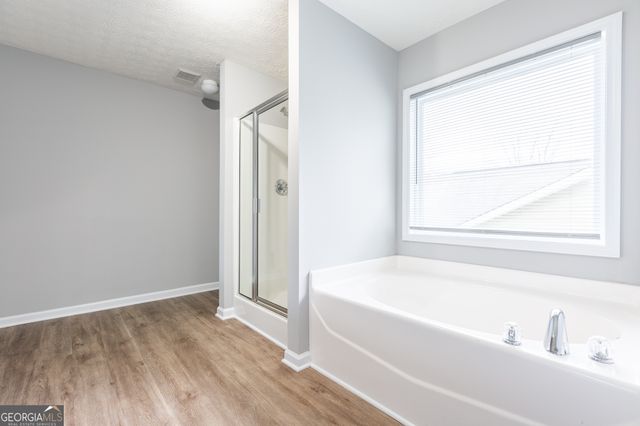 3290 Cooper Woods Drive, Loganville, GA 30052