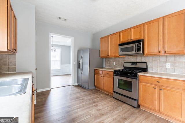 3290 Cooper Woods Drive, Loganville, GA 30052