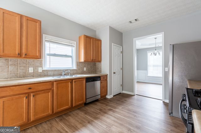 3290 Cooper Woods Drive, Loganville, GA 30052