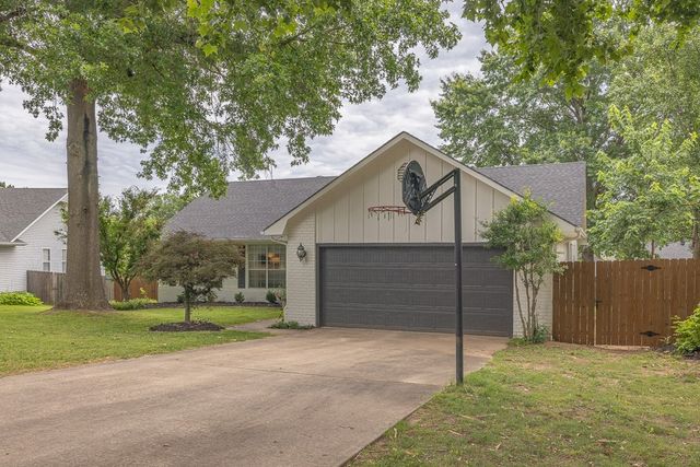 3246 Autumn Court, Fayetteville, AR 72703