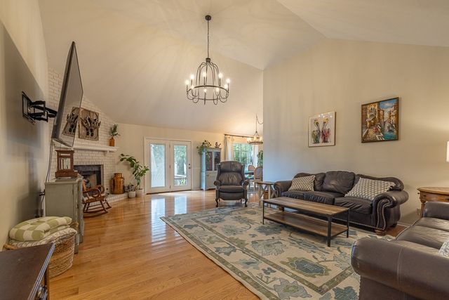 3246 Autumn Court, Fayetteville, AR 72703