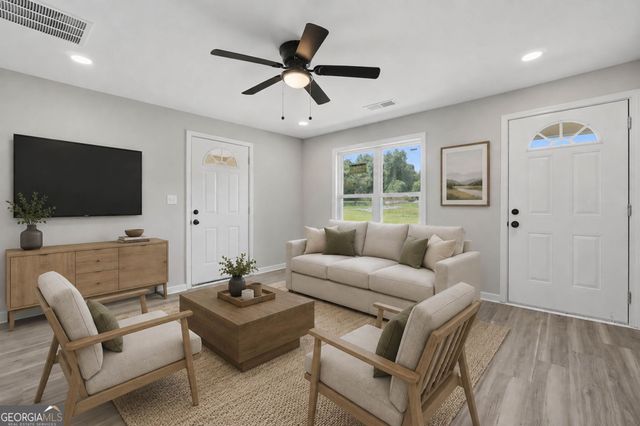 1061 Highway 3 N, Hampton, GA 30228