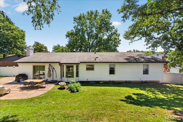 320 Quails Hill Court, Ellisville, MO 63011