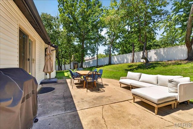 320 Quails Hill Court, Ellisville, MO 63011