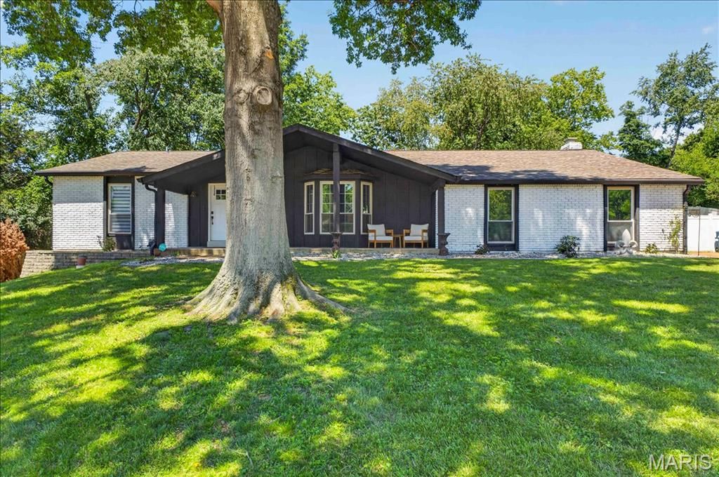320 Quails Hill Court, Ellisville, MO 63011