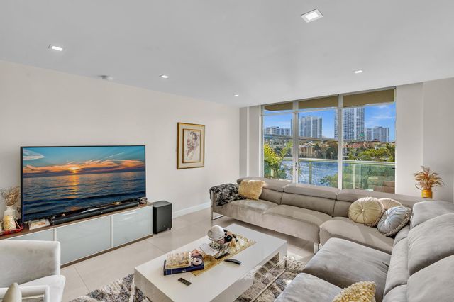 19390 Collins Avenue 421, Sunny Isles Beach, FL 33160