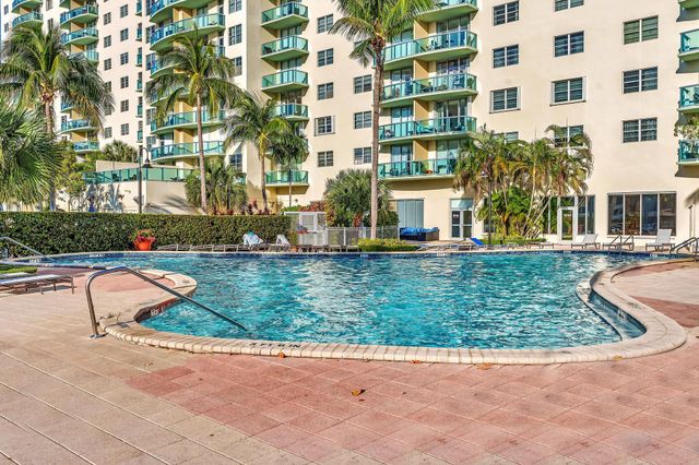 19390 Collins Avenue 421, Sunny Isles Beach, FL 33160