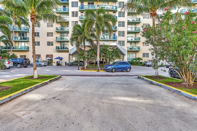 19390 Collins Avenue 421, Sunny Isles Beach, FL 33160