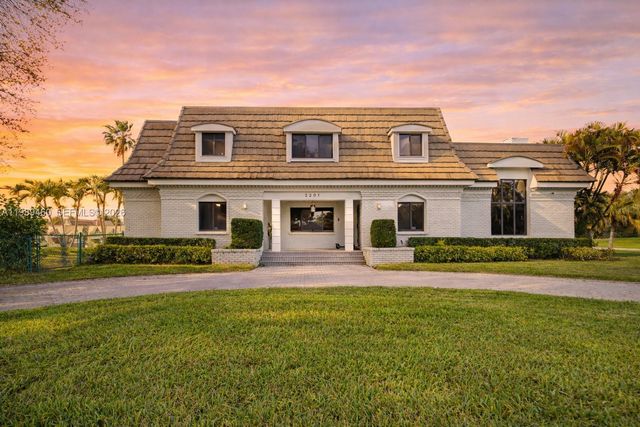 2201 SW 115th Ter, Davie, FL 33325