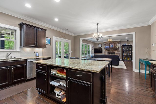 7216 Chimney Rock Trail, Signal Mountain, TN 37377