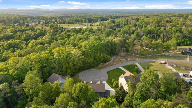 7216 Chimney Rock Trail, Signal Mountain, TN 37377