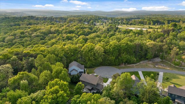 7216 Chimney Rock Trail, Signal Mountain, TN 37377