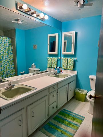 527 Oakbrook Circle, Flushing, MI 48433