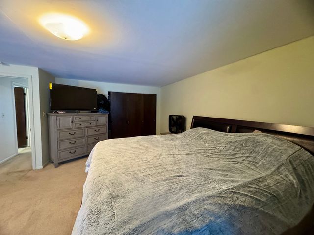 527 Oakbrook Circle, Flushing, MI 48433