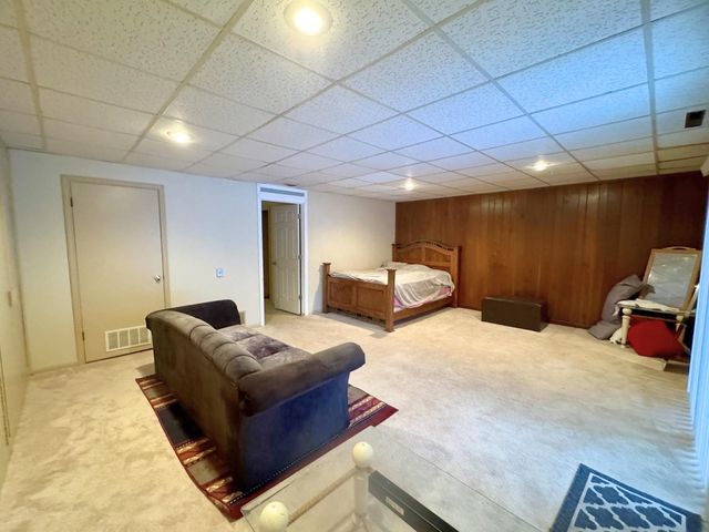 527 Oakbrook Circle, Flushing, MI 48433