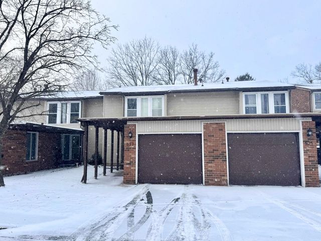 527 Oakbrook Circle, Flushing, MI 48433