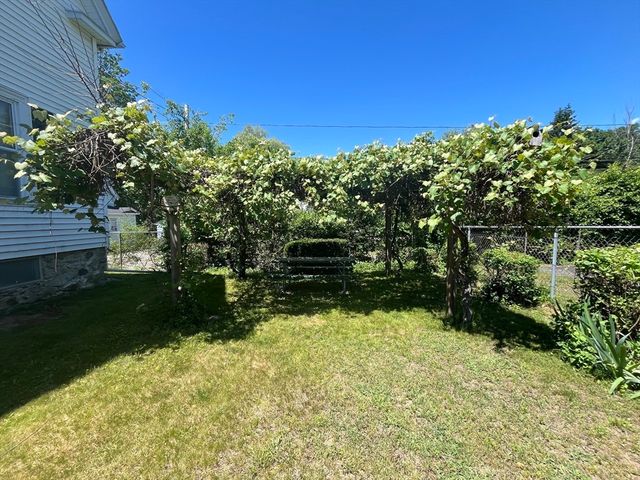 168 East St, Methuen, MA 01844