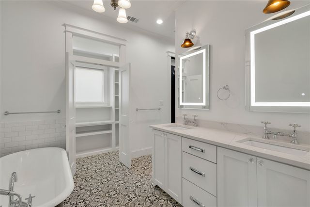 5727 Victor Street, Dallas, TX 75214
