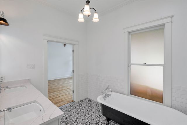 5727 Victor Street, Dallas, TX 75214