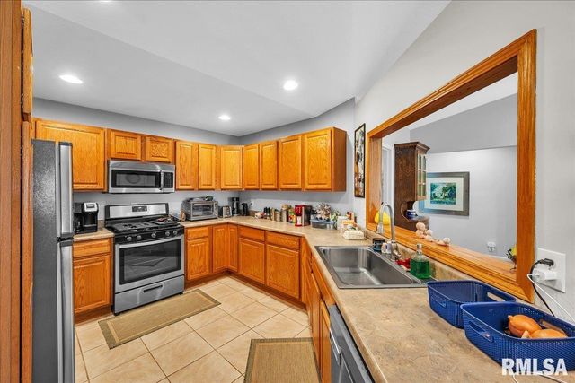 5213 W VALE Court, Peoria, IL 61607