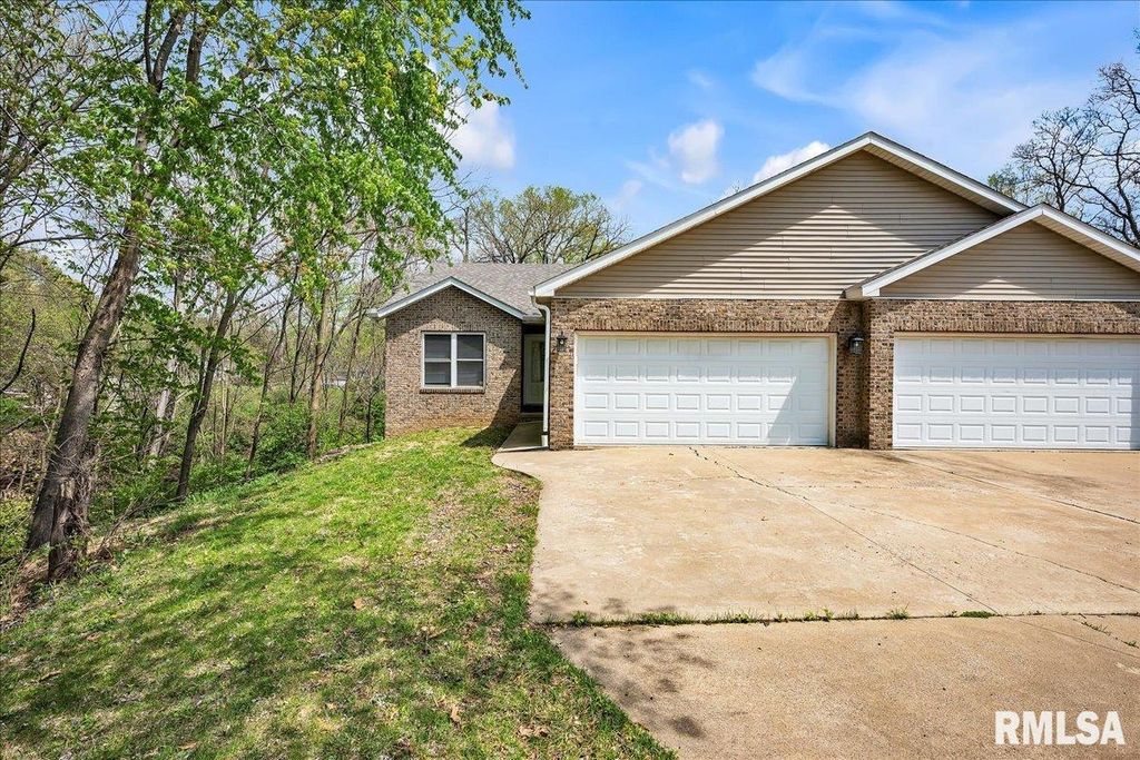 5213 W VALE Court, Peoria, IL 61607