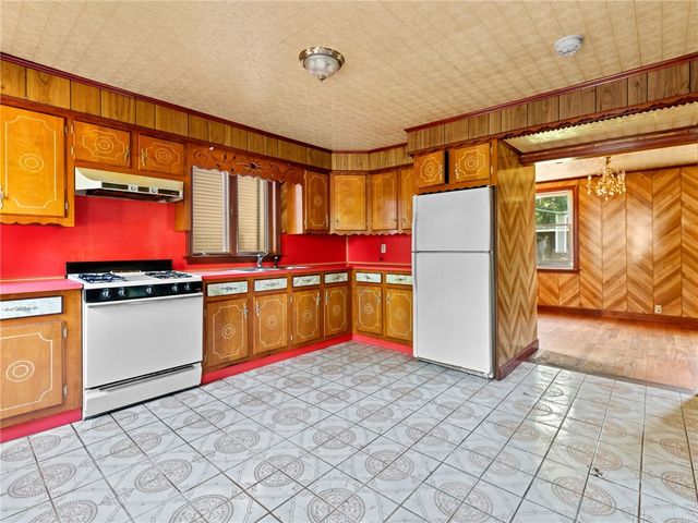 240 Power Street, Providence, RI 02906