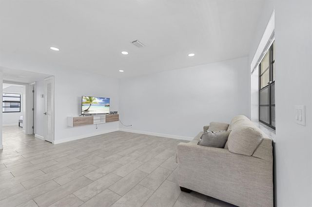 234 Capri E, Delray Beach, FL 33484