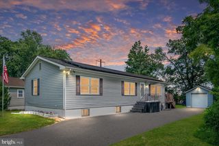 2005 LELAND AVE, Baltimore, MD 21220