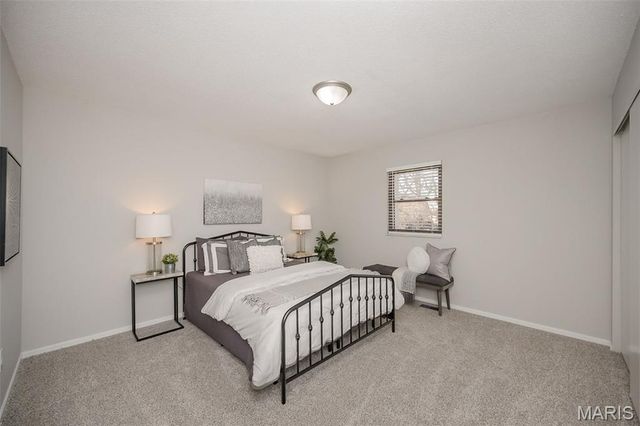 2325 Charlemagne Drive, Maryland Heights, MO 63043